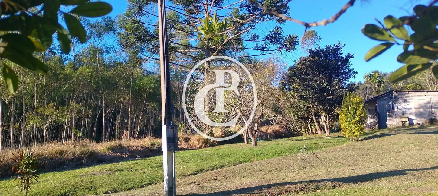 Sítio / Rancho com 3 quartos à venda, 200m2 em Paraibuna - SP - imagem 8 Foto 8 de Sítio / Rancho com 3 quartos à venda, 200m2 em Paraibuna - SP