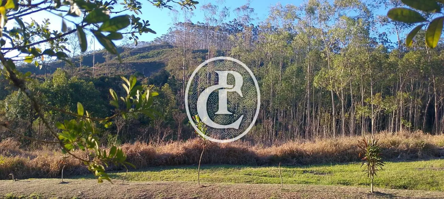 Sítio / Rancho com 3 quartos à venda, 200m2 em Paraibuna - SP - imagem 7 Foto 7 de Sítio / Rancho com 3 quartos à venda, 200m2 em Paraibuna - SP