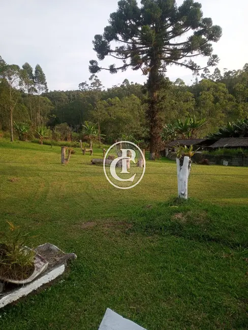 Sítio / Rancho com 3 quartos à venda, 200m2 em Paraibuna - SP - imagem 3 Foto 3 de Sítio / Rancho com 3 quartos à venda, 200m2 em Paraibuna - SP