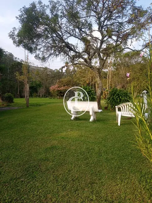 Sítio / Rancho com 3 quartos à venda, 200m2 em Paraibuna - SP - imagem 4 Foto 4 de Sítio / Rancho com 3 quartos à venda, 200m2 em Paraibuna - SP