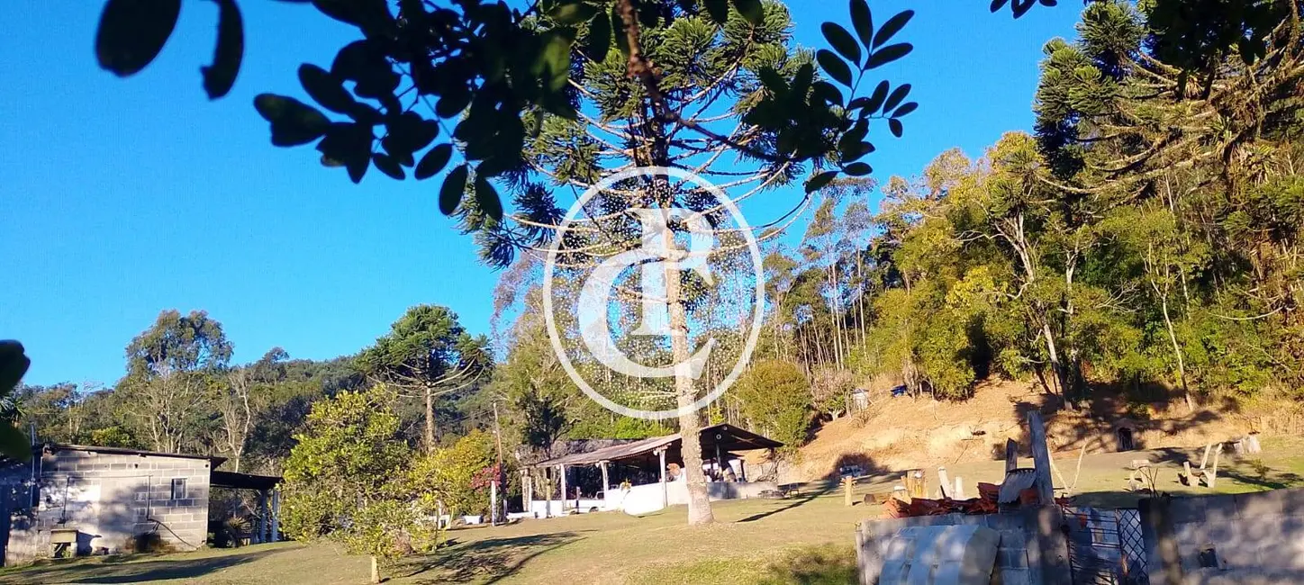 Sítio / Rancho com 3 quartos à venda, 200m2 em Paraibuna - SP - imagem 9 Foto 9 de Sítio / Rancho com 3 quartos à venda, 200m2 em Paraibuna - SP
