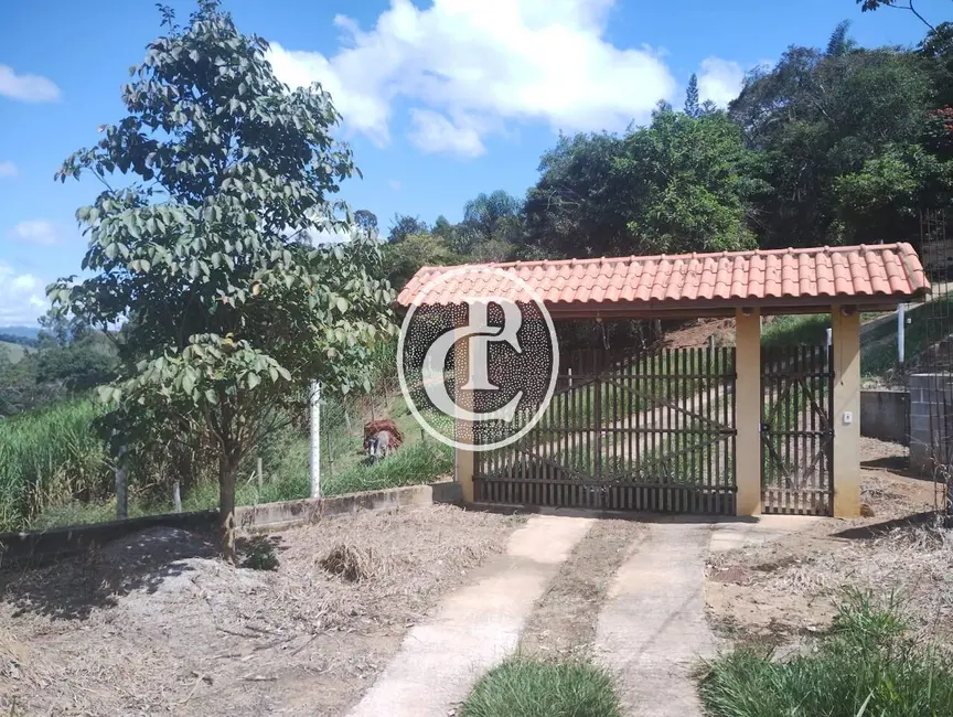 Chácara com 2 quartos à venda, 200m2 em Paraibuna - SP - imagem 1 Foto 1 de Chácara com 2 quartos à venda, 200m2 em Paraibuna - SP
