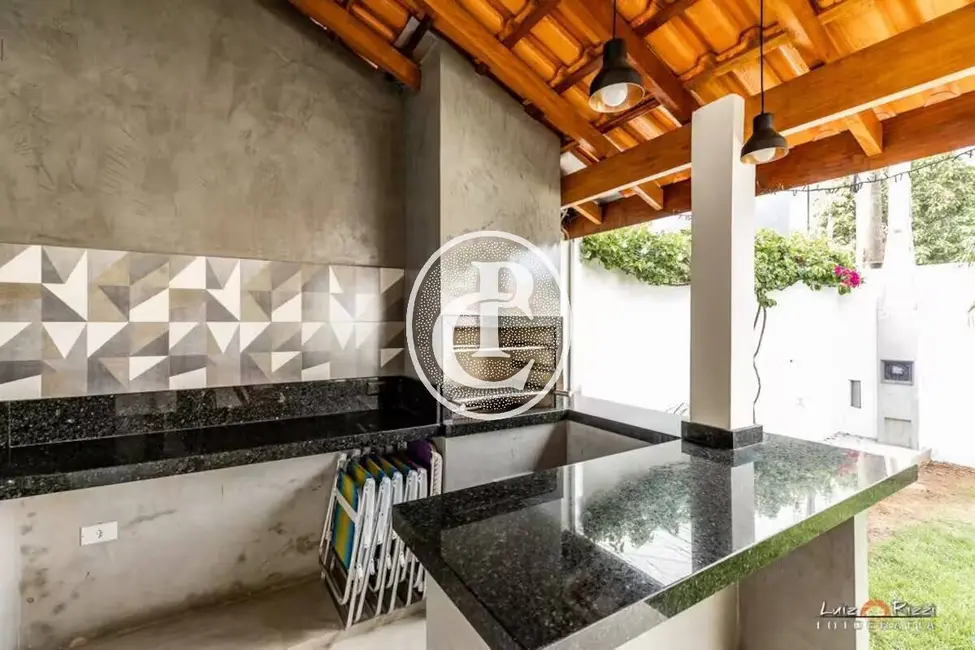 Foto 3 de Casa com 5 quartos à venda, 203m2 em Ubatuba - SP