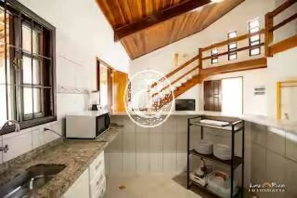 Foto 4 de Casa com 5 quartos à venda, 203m2 em Ubatuba - SP