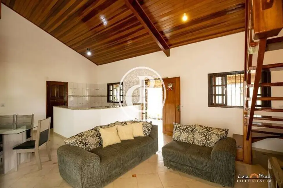 Foto 6 de Casa com 5 quartos à venda, 203m2 em Ubatuba - SP