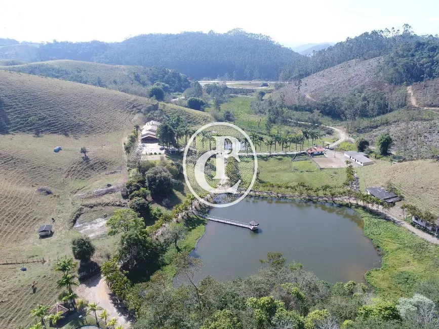 Fazenda / Haras com 5 quartos à venda, 300m2 em Paraibuna - SP - imagem 9 Foto 9 de Fazenda / Haras com 5 quartos à venda, 300m2 em Paraibuna - SP