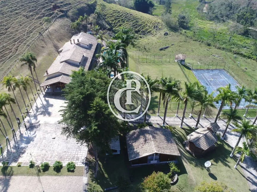 Fazenda / Haras com 5 quartos à venda, 300m2 em Paraibuna - SP - imagem 7 Foto 7 de Fazenda / Haras com 5 quartos à venda, 300m2 em Paraibuna - SP