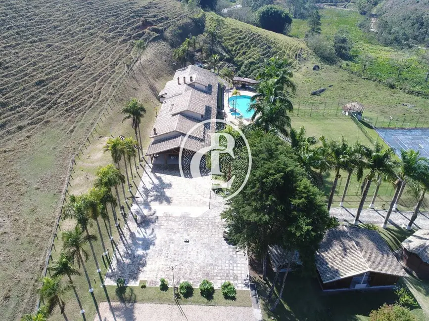 Fazenda / Haras com 5 quartos à venda, 300m2 em Paraibuna - SP - imagem 2 Foto 2 de Fazenda / Haras com 5 quartos à venda, 300m2 em Paraibuna - SP