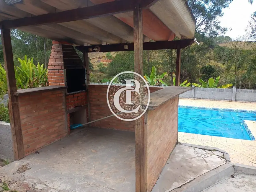 Chácara com 3 quartos à venda, 30000m2 em Centro, Paraibuna - SP - imagem 2 Foto 2 de Chácara com 3 quartos à venda, 30000m2 em Centro, Paraibuna - SP