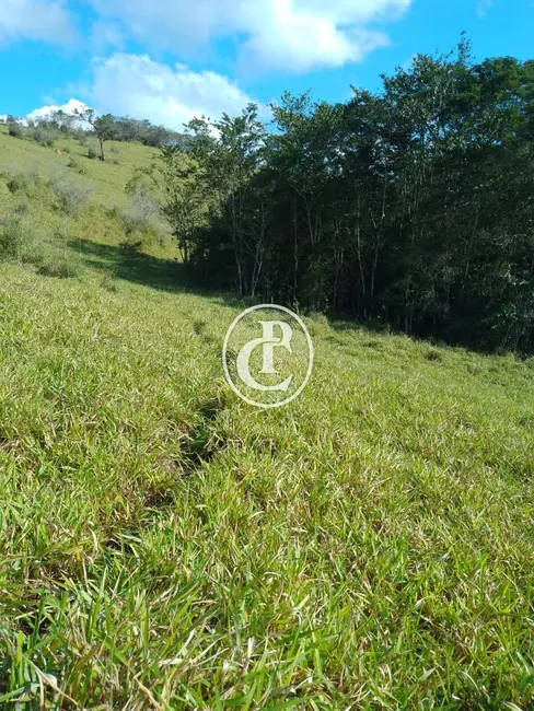 Sítio / Rancho com 1 quarto à venda, 15m2 em Centro, Paraibuna - SP - imagem 4 Foto 4 de Sítio / Rancho com 1 quarto à venda, 15m2 em Centro, Paraibuna - SP
