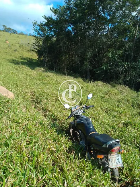 Sítio / Rancho com 1 quarto à venda, 15m2 em Centro, Paraibuna - SP - imagem 2 Foto 2 de Sítio / Rancho com 1 quarto à venda, 15m2 em Centro, Paraibuna - SP
