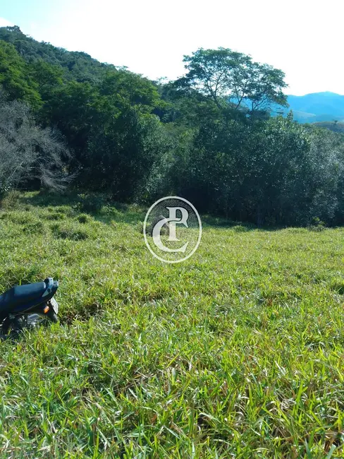 Sítio / Rancho com 1 quarto à venda, 15m2 em Centro, Paraibuna - SP - imagem 3 Foto 3 de Sítio / Rancho com 1 quarto à venda, 15m2 em Centro, Paraibuna - SP