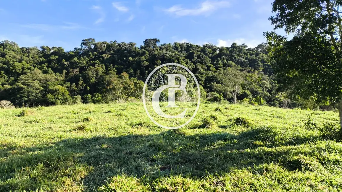 Sítio / Rancho com 3 quartos à venda, 200m2 em Paraibuna - SP - imagem 6 Foto 6 de Sítio / Rancho com 3 quartos à venda, 200m2 em Paraibuna - SP