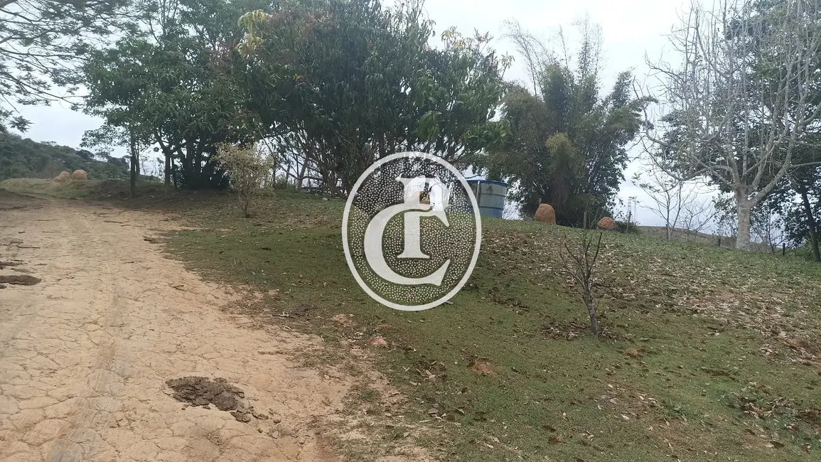 Sítio / Rancho com 3 quartos à venda, 200m2 em Paraibuna - SP - imagem 3 Foto 3 de Sítio / Rancho com 3 quartos à venda, 200m2 em Paraibuna - SP