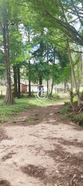 Sítio / Rancho com 5 quartos à venda, 300m2 em Paraibuna - SP - imagem 4 Foto 4 de Sítio / Rancho com 5 quartos à venda, 300m2 em Paraibuna - SP