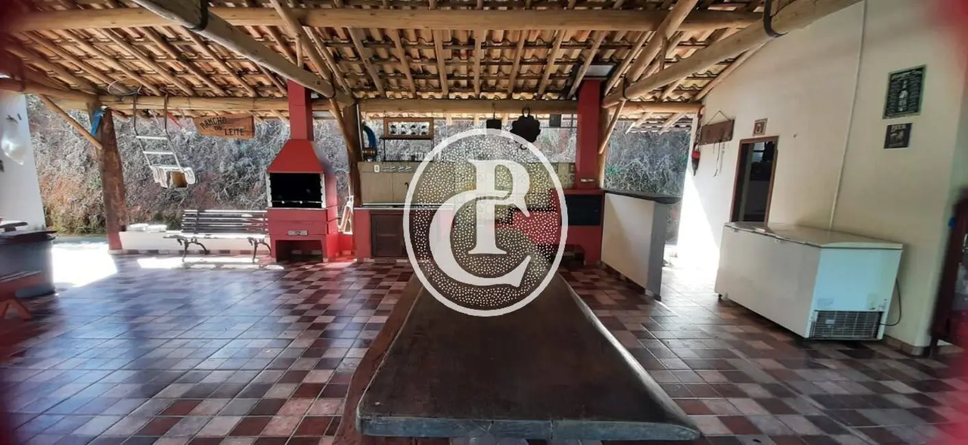 Chácara com 2 quartos à venda, 350m2 em Paraibuna - SP - imagem 3 Foto 3 de Chácara com 2 quartos à venda, 350m2 em Paraibuna - SP