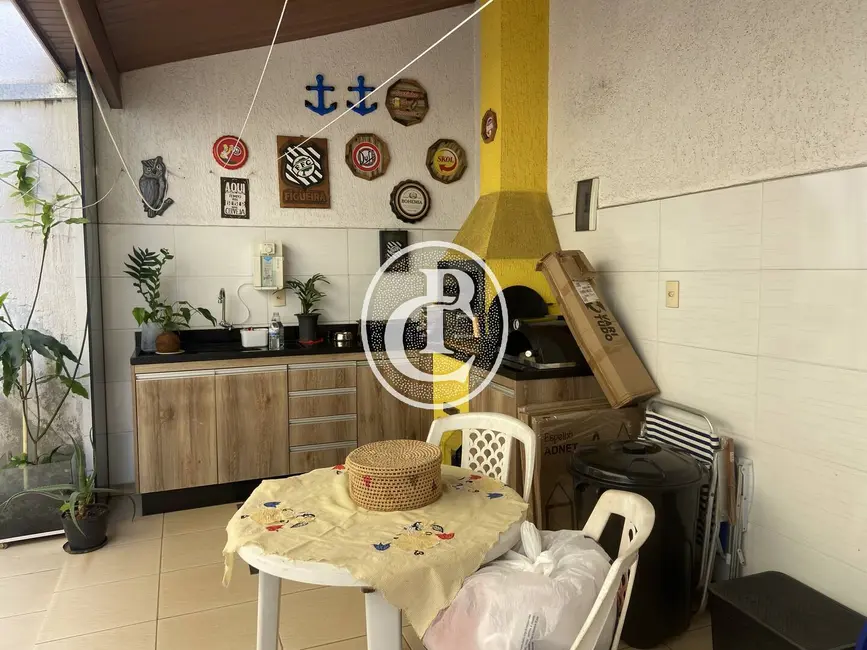 Casa com 3 quartos à venda, 180m2 em Sao Jose Dos Campos - SP - imagem 3 Foto 3 de Casa com 3 quartos à venda, 180m2 em Sao Jose Dos Campos - SP