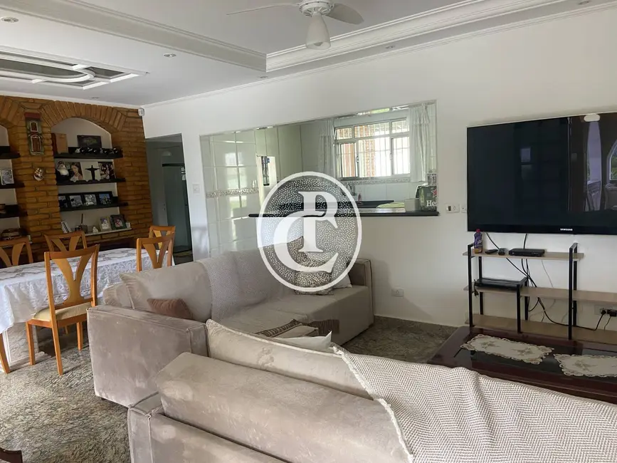 Chácara com 3 quartos à venda, 16000m2 em Veraneio Irajá, Jacarei - SP - imagem 9 Foto 9 de Chácara com 3 quartos à venda, 16000m2 em Veraneio Irajá, Jacarei - SP