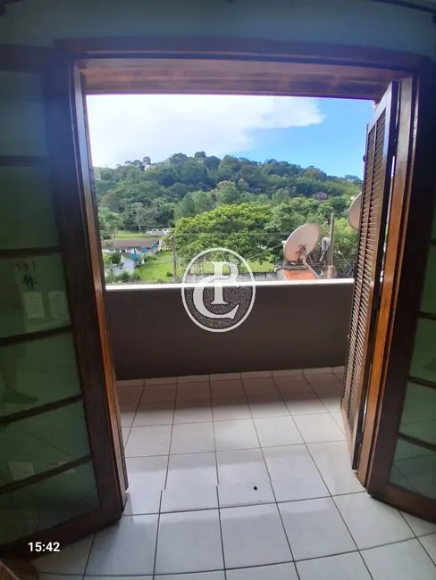 Chácara com 3 quartos à venda, 125m2 em Paraibuna - SP - imagem 4 Foto 4 de Chácara com 3 quartos à venda, 125m2 em Paraibuna - SP