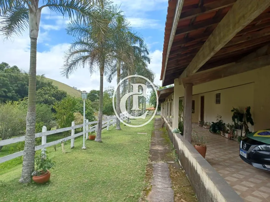 Sítio / Rancho com 3 quartos à venda, 450m2 em Sao Jose Dos Campos - SP - imagem 8 Foto 8 de Sítio / Rancho com 3 quartos à venda, 450m2 em Sao Jose Dos Campos - SP