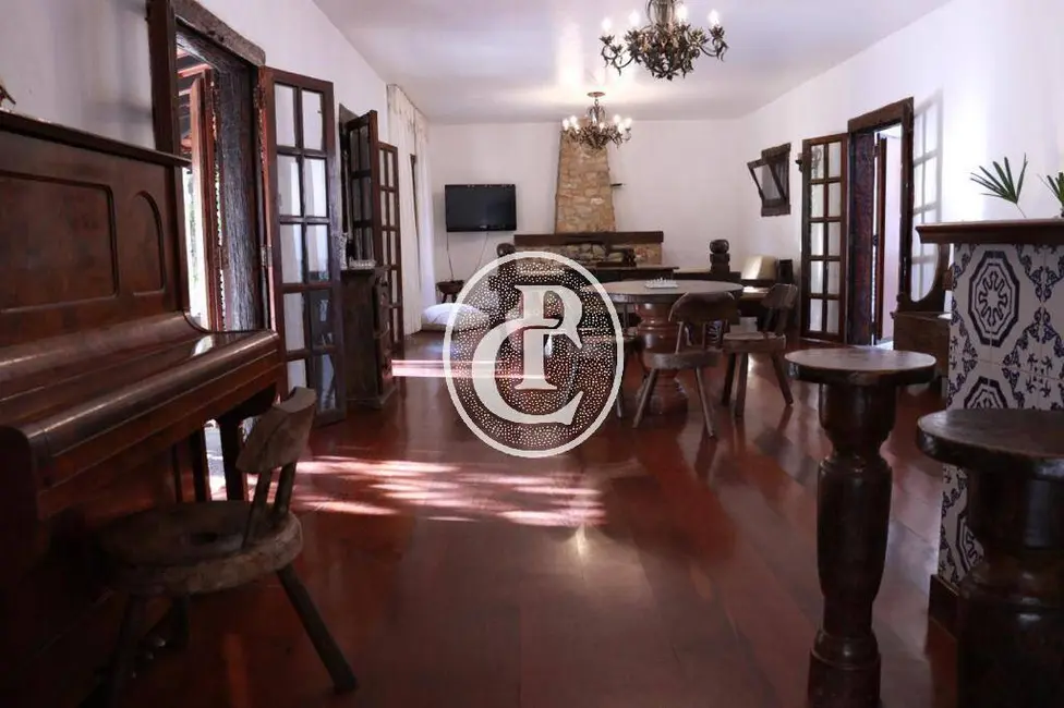 Sítio / Rancho com 4 quartos à venda, 250m2 em Sao Jose Dos Campos - SP - imagem 6 Foto 6 de Sítio / Rancho com 4 quartos à venda, 250m2 em Sao Jose Dos Campos - SP