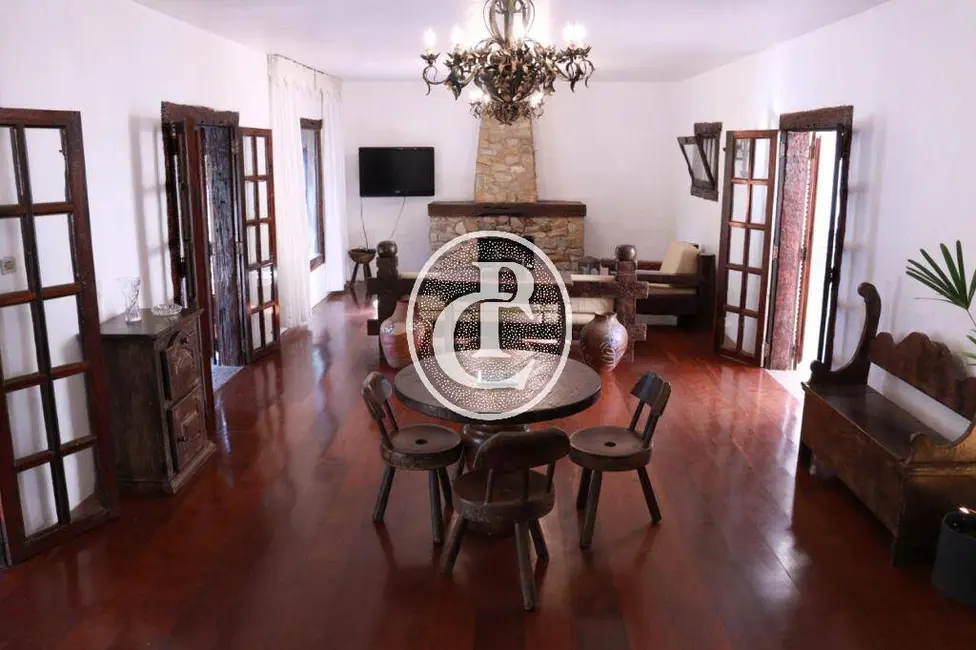 Sítio / Rancho com 4 quartos à venda, 250m2 em Sao Jose Dos Campos - SP - imagem 4 Foto 4 de Sítio / Rancho com 4 quartos à venda, 250m2 em Sao Jose Dos Campos - SP