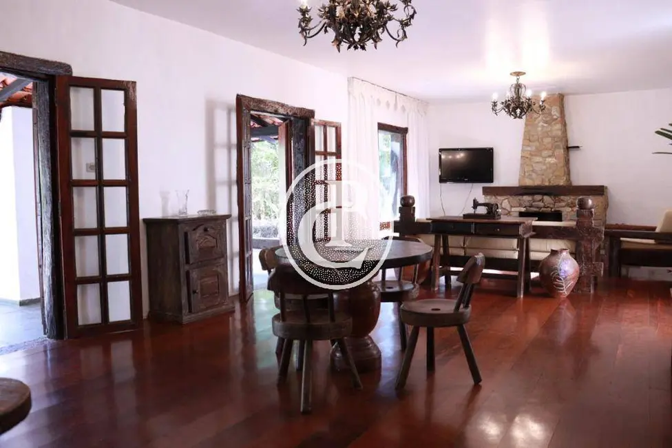 Sítio / Rancho com 4 quartos à venda, 250m2 em Sao Jose Dos Campos - SP - imagem 3 Foto 3 de Sítio / Rancho com 4 quartos à venda, 250m2 em Sao Jose Dos Campos - SP