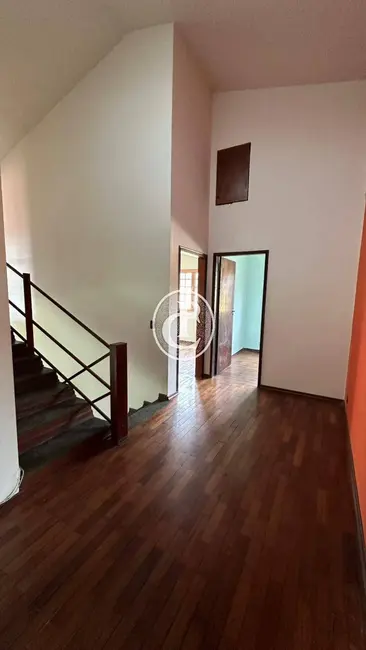 Sobrado com 4 quartos à venda em Sao Jose Dos Campos - SP - imagem 2 Foto 2 de Sobrado com 4 quartos à venda em Sao Jose Dos Campos - SP