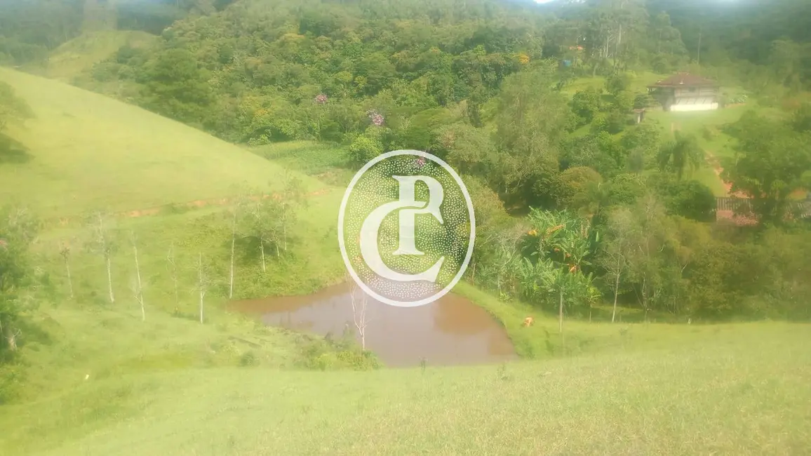 Sítio / Rancho com 3 quartos à venda, 250m2 em Paraibuna - SP - imagem 2 Foto 2 de Sítio / Rancho com 3 quartos à venda, 250m2 em Paraibuna - SP