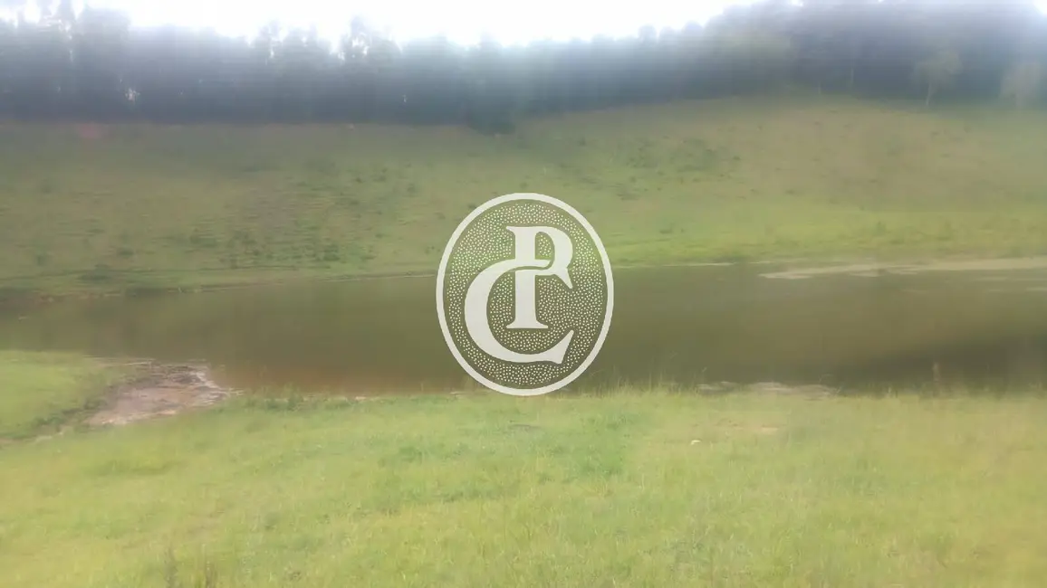 Sítio / Rancho com 3 quartos à venda, 250m2 em Paraibuna - SP - imagem 7 Foto 7 de Sítio / Rancho com 3 quartos à venda, 250m2 em Paraibuna - SP