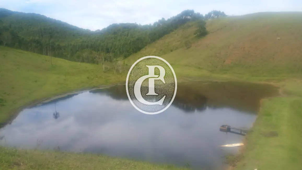 Sítio / Rancho com 3 quartos à venda, 250m2 em Paraibuna - SP - imagem 1 Foto 1 de Sítio / Rancho com 3 quartos à venda, 250m2 em Paraibuna - SP