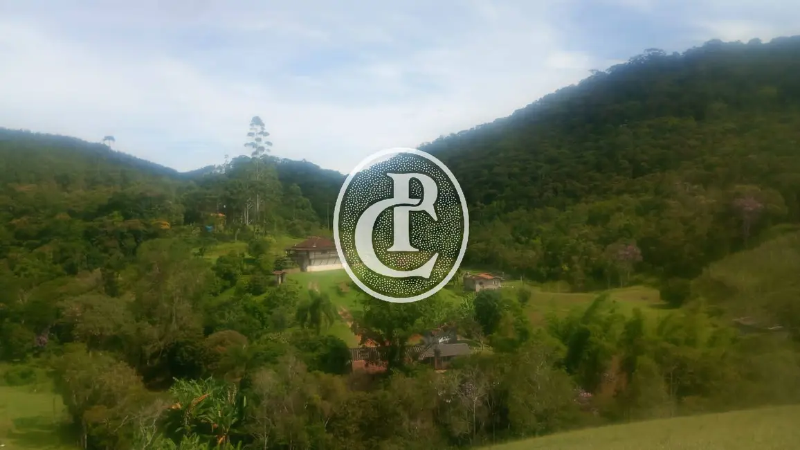 Sítio / Rancho com 3 quartos à venda, 250m2 em Paraibuna - SP - imagem 3 Foto 3 de Sítio / Rancho com 3 quartos à venda, 250m2 em Paraibuna - SP