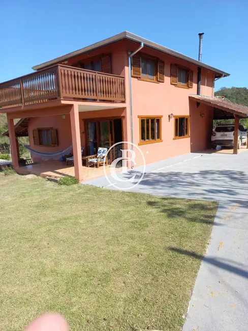 Sítio / Rancho com 3 quartos à venda, 200m2 em Paraibuna - SP - imagem 4 Foto 4 de Sítio / Rancho com 3 quartos à venda, 200m2 em Paraibuna - SP