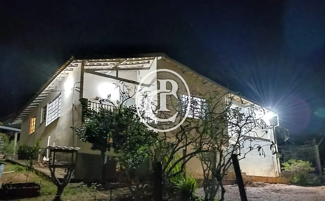Foto 15 de Chácara à venda em Paraibuna - SP