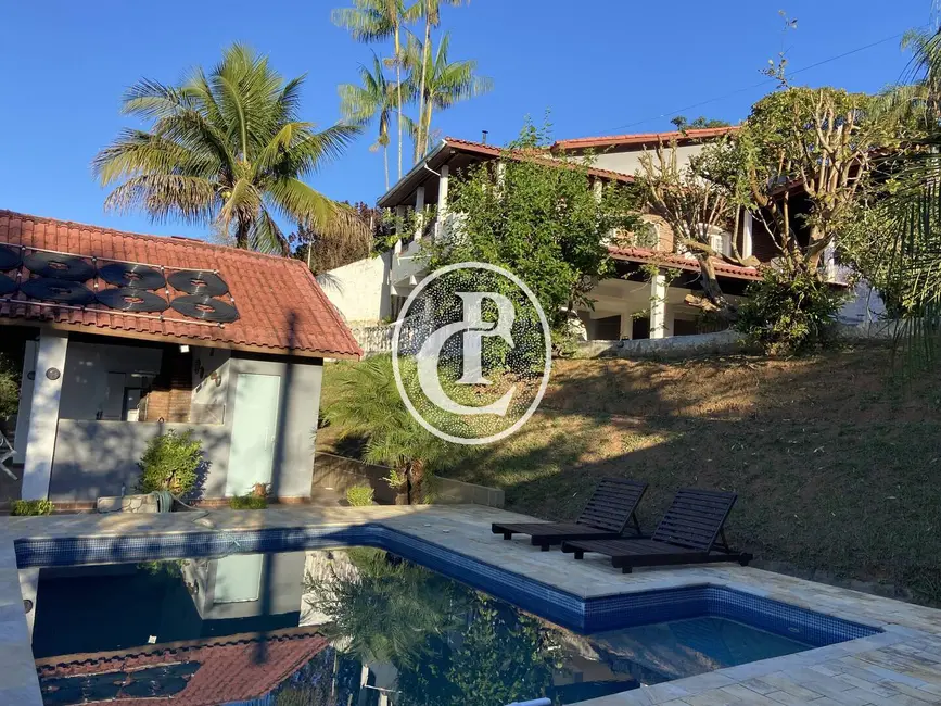Casa com 3 quartos à venda, 1660m2 em Sao Jose Dos Campos - SP - imagem 8 Foto 8 de Casa com 3 quartos à venda, 1660m2 em Sao Jose Dos Campos - SP