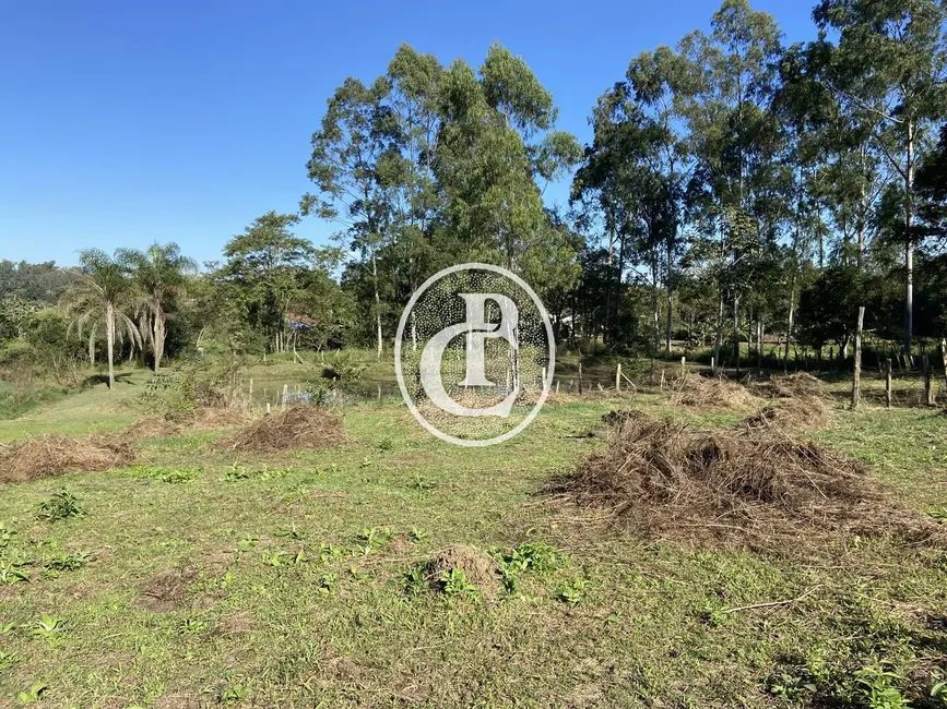 Chácara com 3 quartos à venda, 1000m2 em Boa Vista, Cacapava - SP - imagem 9 Foto 9 de Chácara com 3 quartos à venda, 1000m2 em Boa Vista, Cacapava - SP