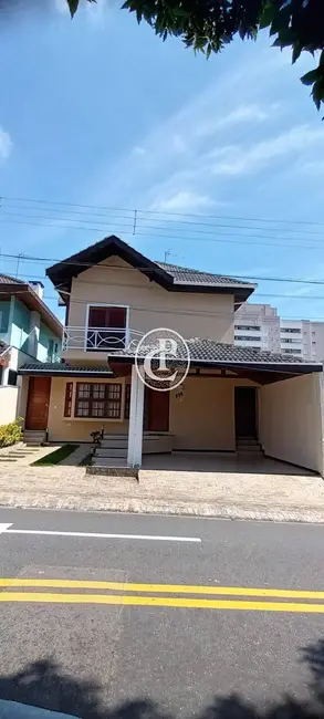 Foto 2 de Casa com 3 quartos à venda, 300m2 em Sao Jose Dos Campos - SP