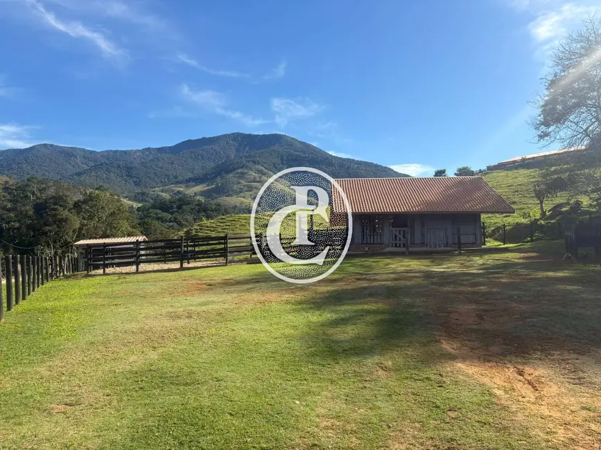 Fazenda / Haras com 3 quartos à venda, 480m2 em Sao Jose Dos Campos - SP - imagem 2 Foto 2 de Fazenda / Haras com 3 quartos à venda, 480m2 em Sao Jose Dos Campos - SP