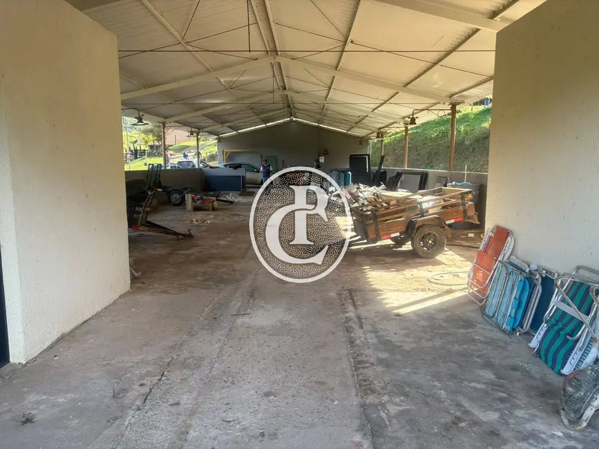 Fazenda / Haras com 3 quartos à venda, 480m2 em Sao Jose Dos Campos - SP - imagem 3 Foto 3 de Fazenda / Haras com 3 quartos à venda, 480m2 em Sao Jose Dos Campos - SP