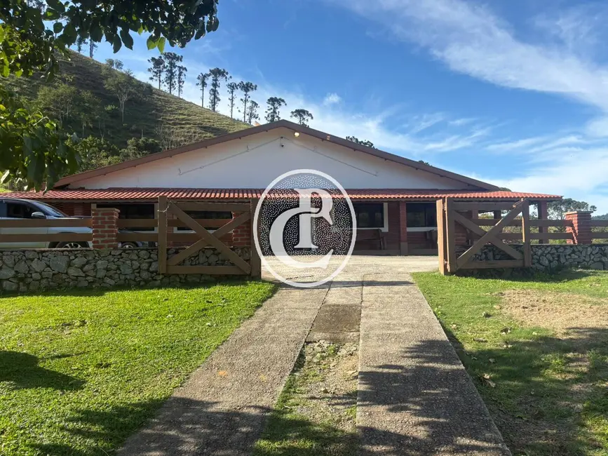 Fazenda / Haras com 3 quartos à venda, 480m2 em Sao Jose Dos Campos - SP - imagem 7 Foto 7 de Fazenda / Haras com 3 quartos à venda, 480m2 em Sao Jose Dos Campos - SP