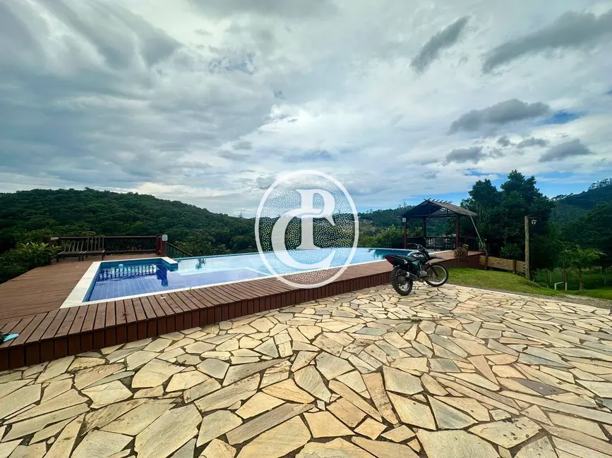 Chácara com 3 quartos à venda, 22600m2 em Paraibuna - SP - imagem 4 Foto 4 de Chácara com 3 quartos à venda, 22600m2 em Paraibuna - SP
