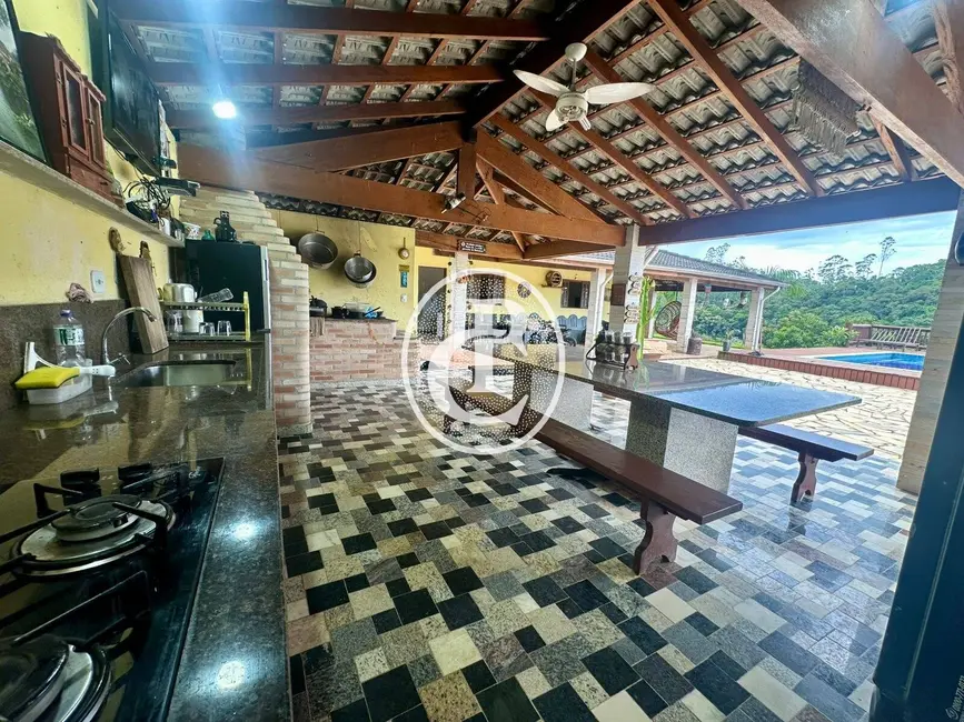 Chácara com 3 quartos à venda, 22600m2 em Paraibuna - SP - imagem 8 Foto 8 de Chácara com 3 quartos à venda, 22600m2 em Paraibuna - SP