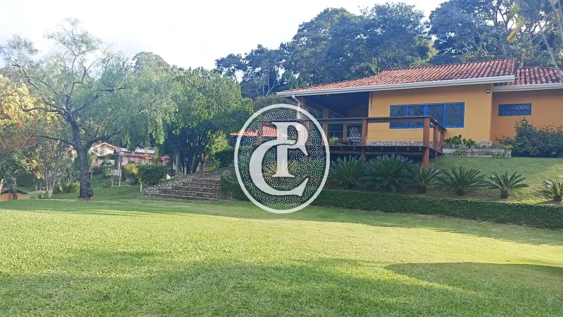 Chácara com 3 quartos à venda, 250m2 em Jambeiro - SP - imagem 1 Foto 1 de Chácara com 3 quartos à venda, 250m2 em Jambeiro - SP
