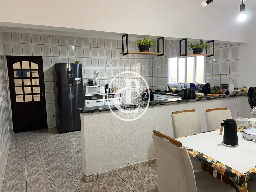 Sobrado com 4 quartos à venda, 250m2 em Sao Jose Dos Campos - SP - imagem 1 Foto 1 de Sobrado com 4 quartos à venda, 250m2 em Sao Jose Dos Campos - SP