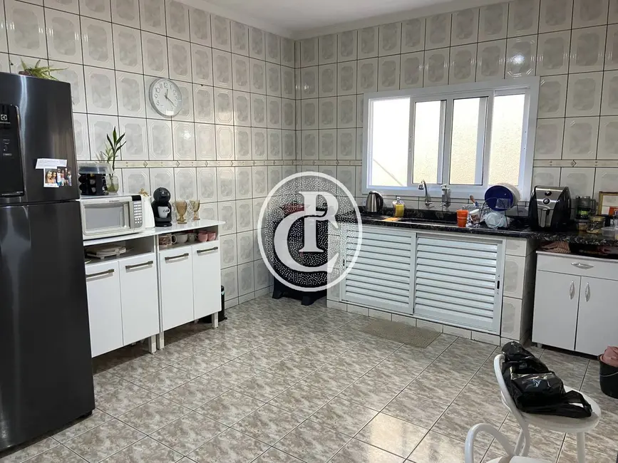 Sobrado com 4 quartos à venda, 250m2 em Sao Jose Dos Campos - SP - imagem 4 Foto 4 de Sobrado com 4 quartos à venda, 250m2 em Sao Jose Dos Campos - SP