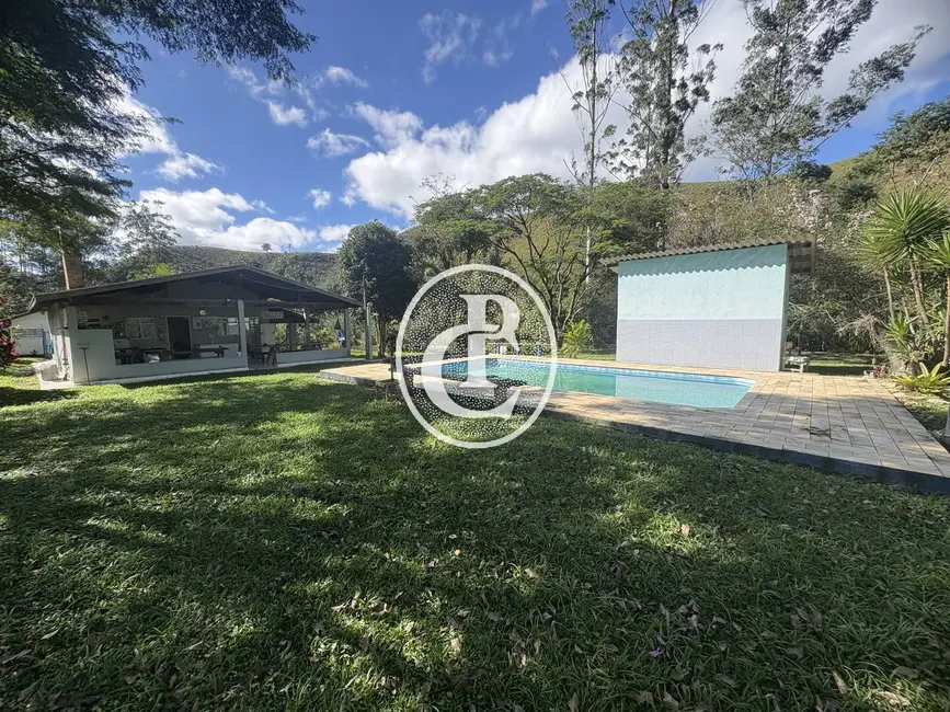Chácara com 4 quartos à venda, 200m2 em Sao Jose Dos Campos - SP - imagem 3 Foto 3 de Chácara com 4 quartos à venda, 200m2 em Sao Jose Dos Campos - SP