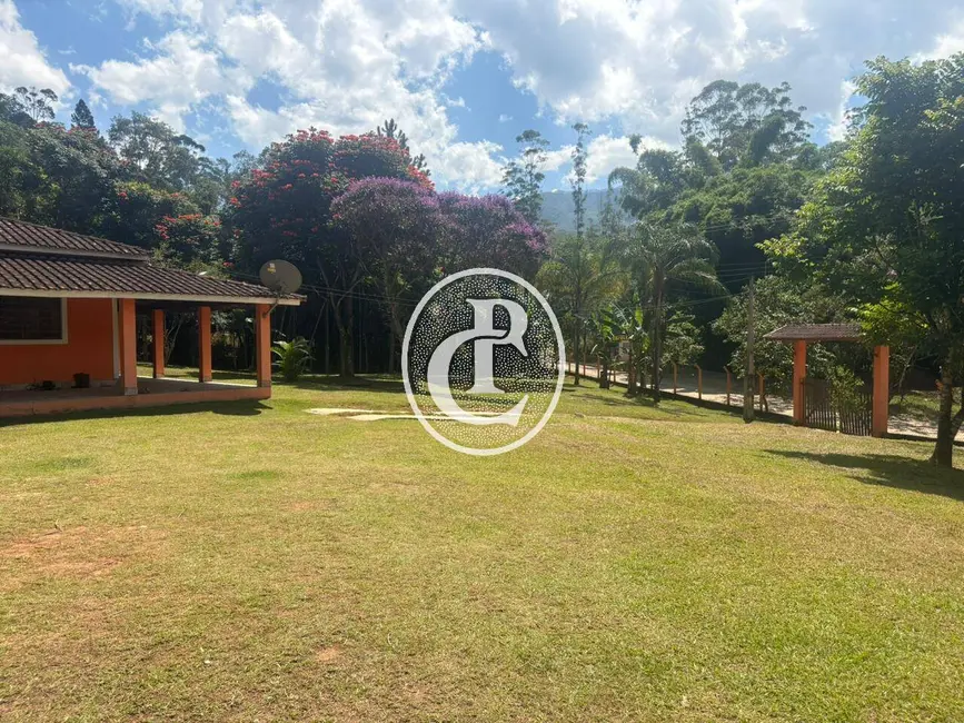 Foto 2 de Chácara com 3 quartos à venda, 2500m2 em Sao Jose Dos Campos - SP