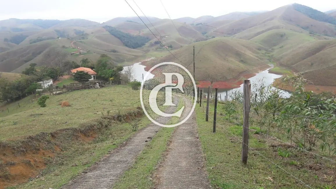 Sítio / Rancho com 2 quartos à venda, 100m2 em Sao Jose Dos Campos - SP - imagem 3 Foto 3 de Sítio / Rancho com 2 quartos à venda, 100m2 em Sao Jose Dos Campos - SP