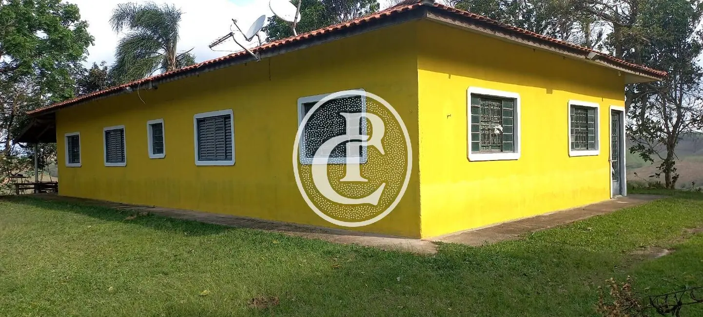 Sítio / Rancho com 2 quartos à venda, 100m2 em Sao Jose Dos Campos - SP - imagem 2 Foto 2 de Sítio / Rancho com 2 quartos à venda, 100m2 em Sao Jose Dos Campos - SP