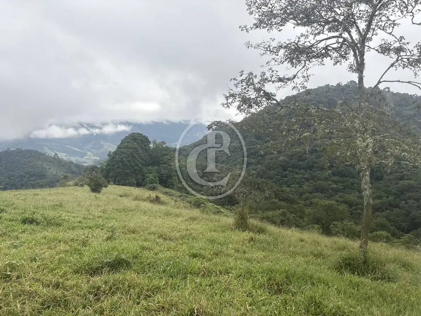 Sítio / Rancho com 5 quartos à venda, 100m2 em Sao Jose Dos Campos - SP - imagem 3 Foto 3 de Sítio / Rancho com 5 quartos à venda, 100m2 em Sao Jose Dos Campos - SP